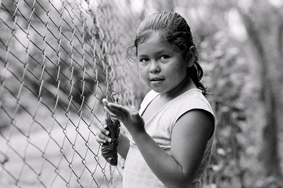 Perqu&iacute;n, El Salvador 2009: girl living next to the former guerrilla camp.