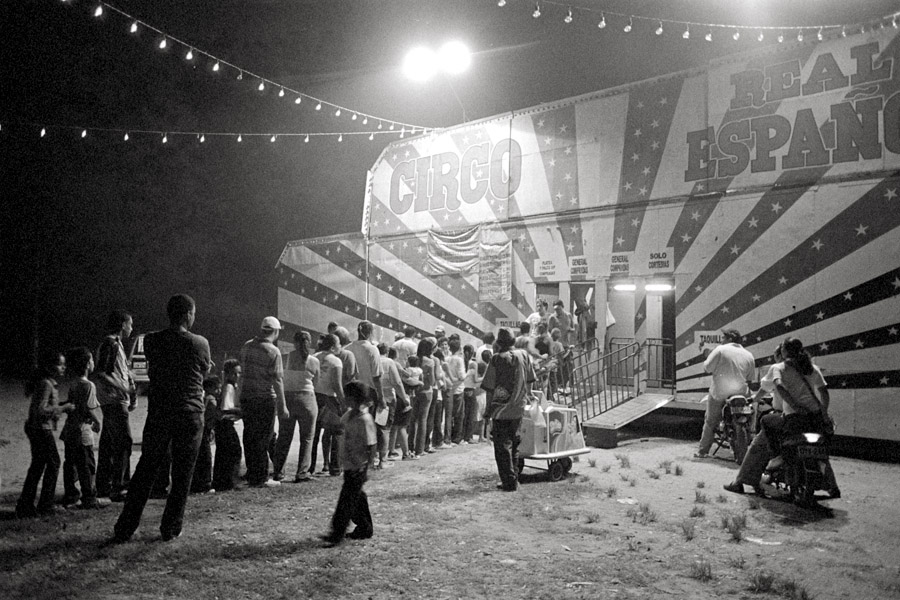 Momp&oacute;s, Colombia 2009: traveling circus.