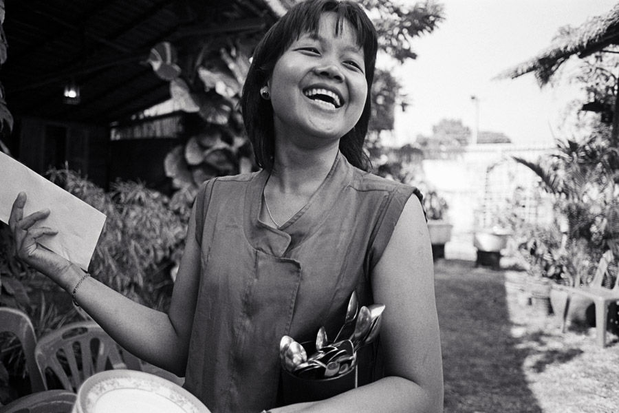 2011: Manager at Borderline Collective, a popular Burmese vegetarian restaurant combined with a fair-trade handicrafts shop and art gallery.