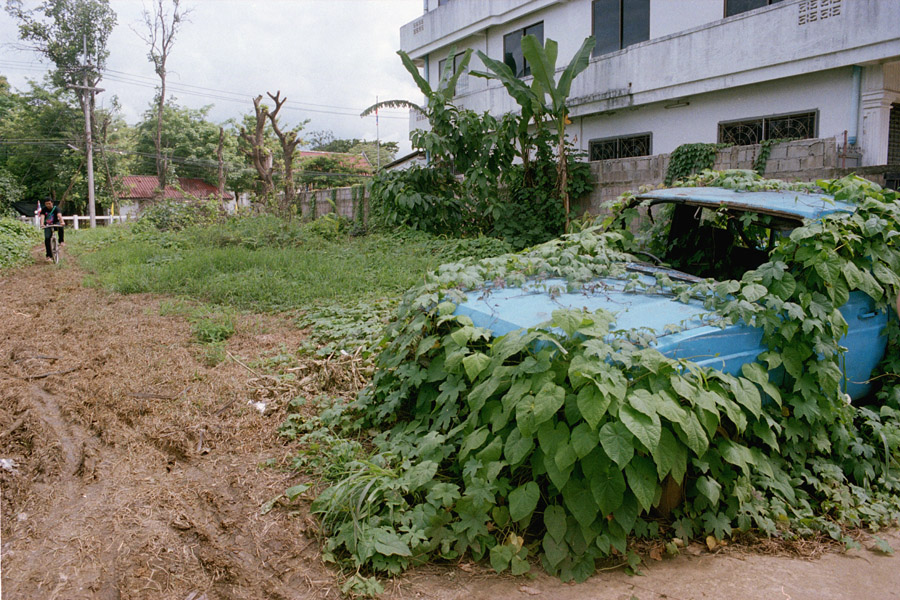 2012: Abandoned car.