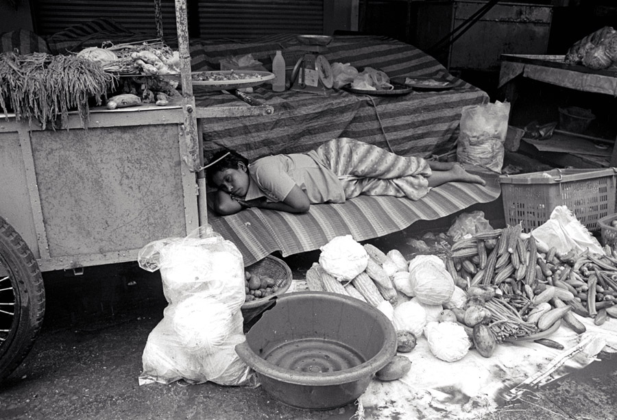 2011: Mae Sot's market opens from around 5am until 7pm, but you can find a few vendors there at all hours. Naptime is essential.