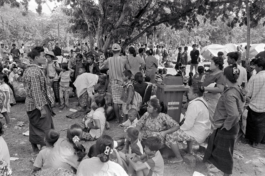 2010: On November 8th, the evening of the first democratic elections in Myanmar, fighting erupted in the villages near Myawaddy, and a bomb exploded in the border market on the Thai side of the river. Refugees poured in Thailand and were lodged at the army base on the highway. They were officially sent back after 3 days to avoid government conflict.