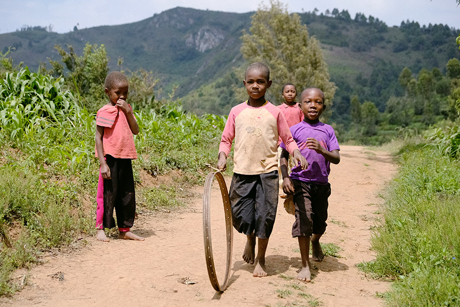 Usambara Mountains, Tanzania 2018: the wheel game seems to be a universal favorite.